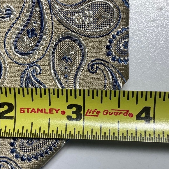 Stunning Boss Hugo Boss Tie Classic Paisley 57” L Silk Made in Italy Textured - Picture 8 of 9